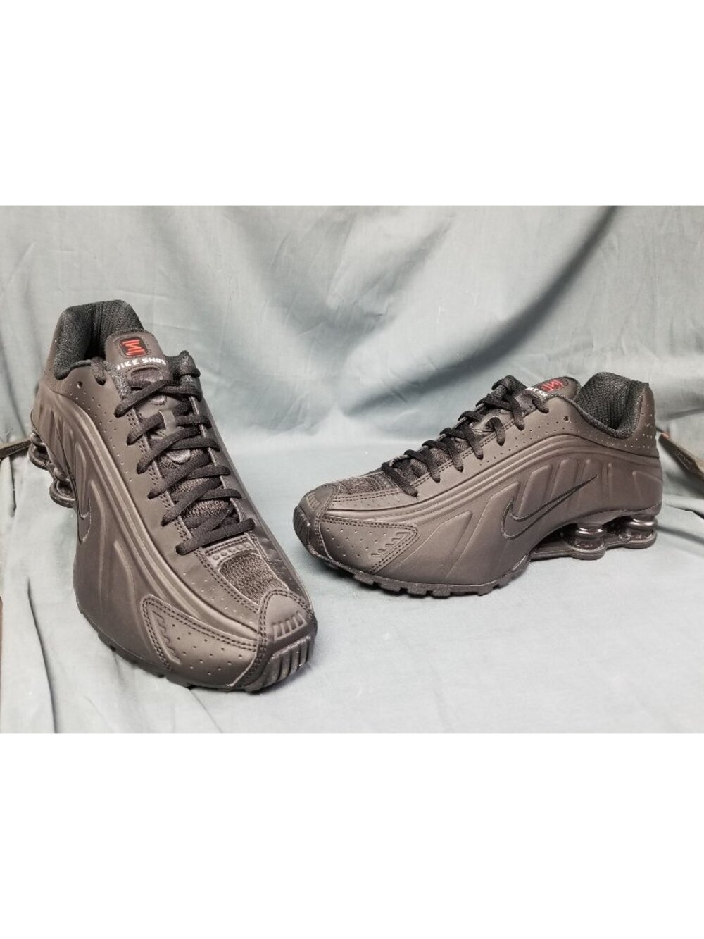 Nike Shox R4 Black AR3565 004 Women's Size 10 NEW NO BOX!